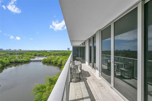 16385 Biscayne Blvd 1020, North Miami Beach, FL 33160