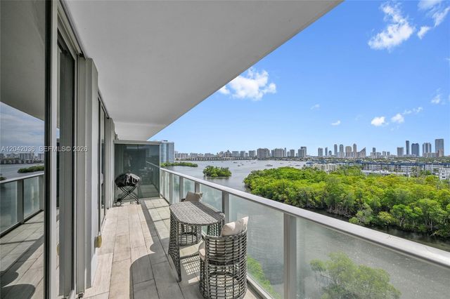 16385 Biscayne Blvd 1020, North Miami Beach, FL 33160