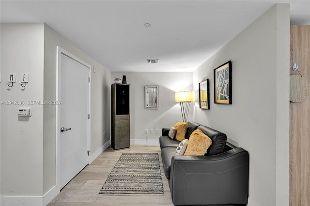 16385 Biscayne Blvd 1020, North Miami Beach, FL 33160