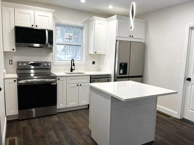 166 Leicester St, Auburn, MA 01501