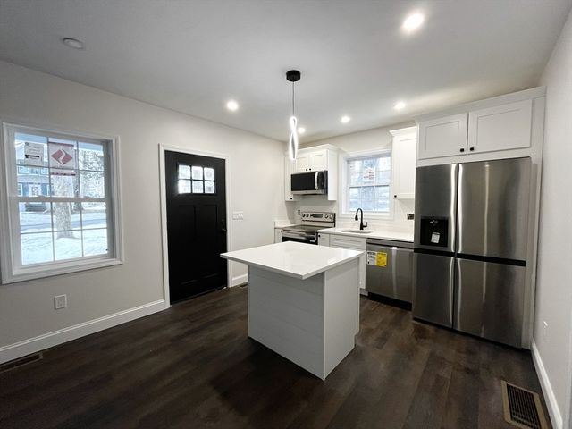 166 Leicester St, Auburn, MA 01501