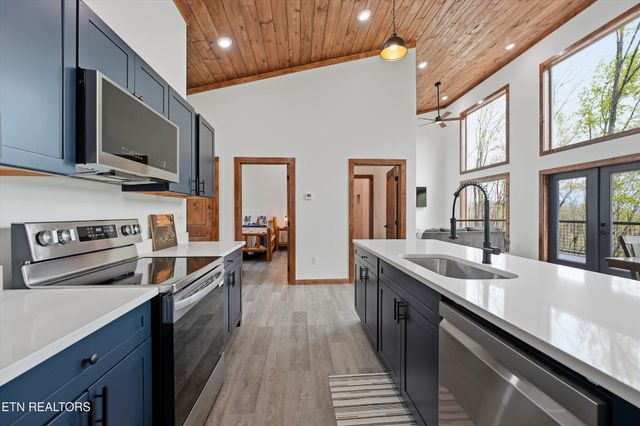 640 Carter Plaza, Gatlinburg, TN 37738