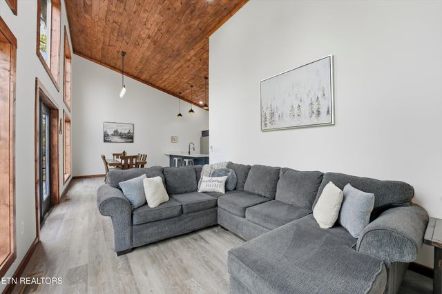 640 Carter Plaza, Gatlinburg, TN 37738