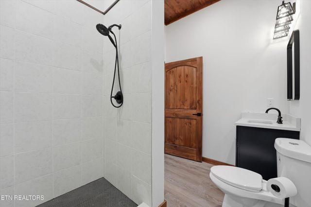 640 Carter Plaza, Gatlinburg, TN 37738