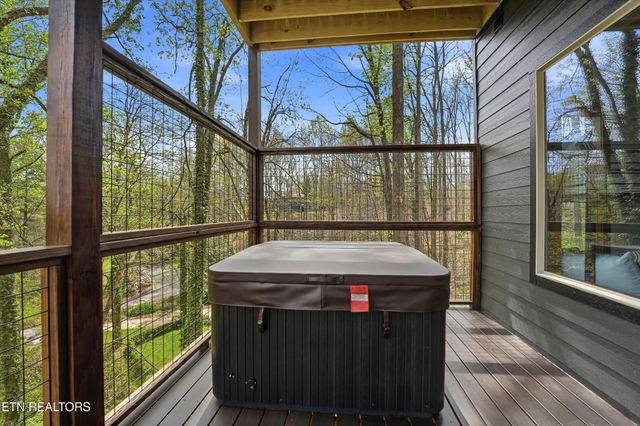 640 Carter Plaza, Gatlinburg, TN 37738