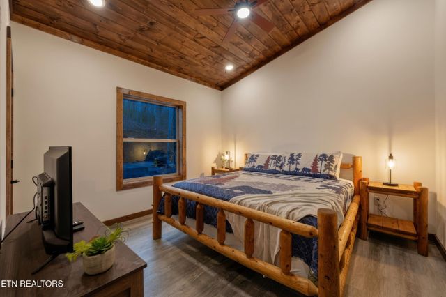 640 Carter Plaza, Gatlinburg, TN 37738