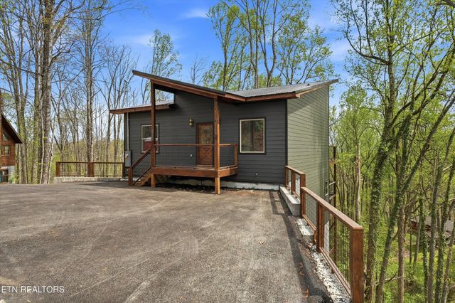 640 Carter Plaza, Gatlinburg, TN 37738