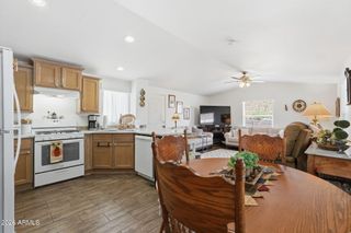 8421 E MAIN Street, Mesa, AZ 85207