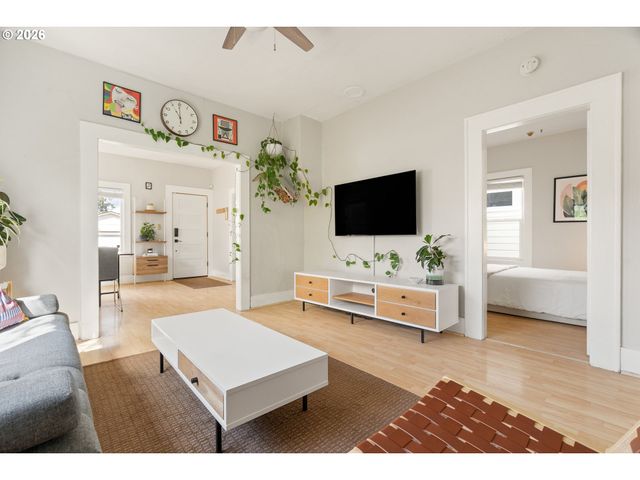 6318 Se 88TH Ave, Portland, OR 97266