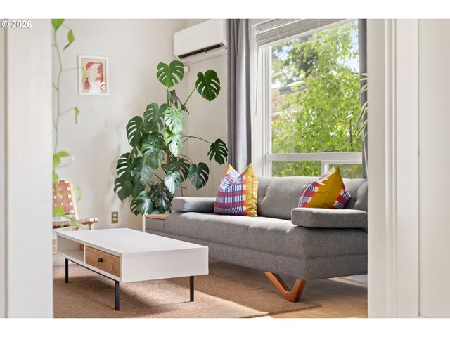 6318 Se 88TH Ave, Portland, OR 97266