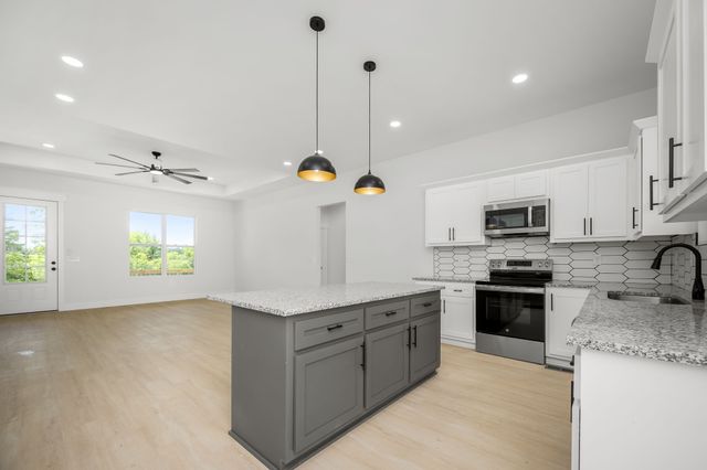 134 Lightfoot Ln, Estill Springs, TN 37330