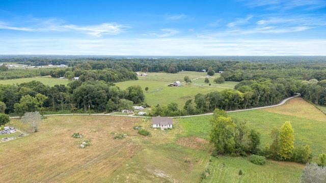134 Lightfoot Ln, Estill Springs, TN 37330