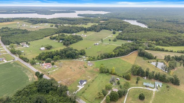 134 Lightfoot Ln, Estill Springs, TN 37330