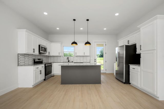 134 Lightfoot Ln, Estill Springs, TN 37330