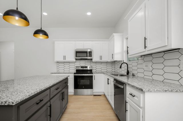 134 Lightfoot Ln, Estill Springs, TN 37330