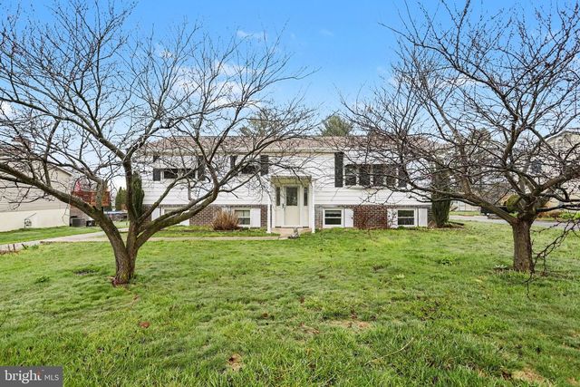 113 FOREST HILLS RD, Red Lion, PA 17356