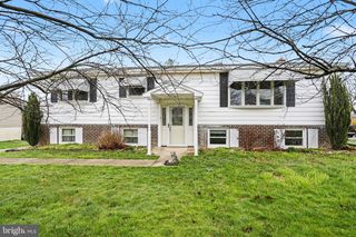 113 FOREST HILLS RD, Red Lion, PA 17356