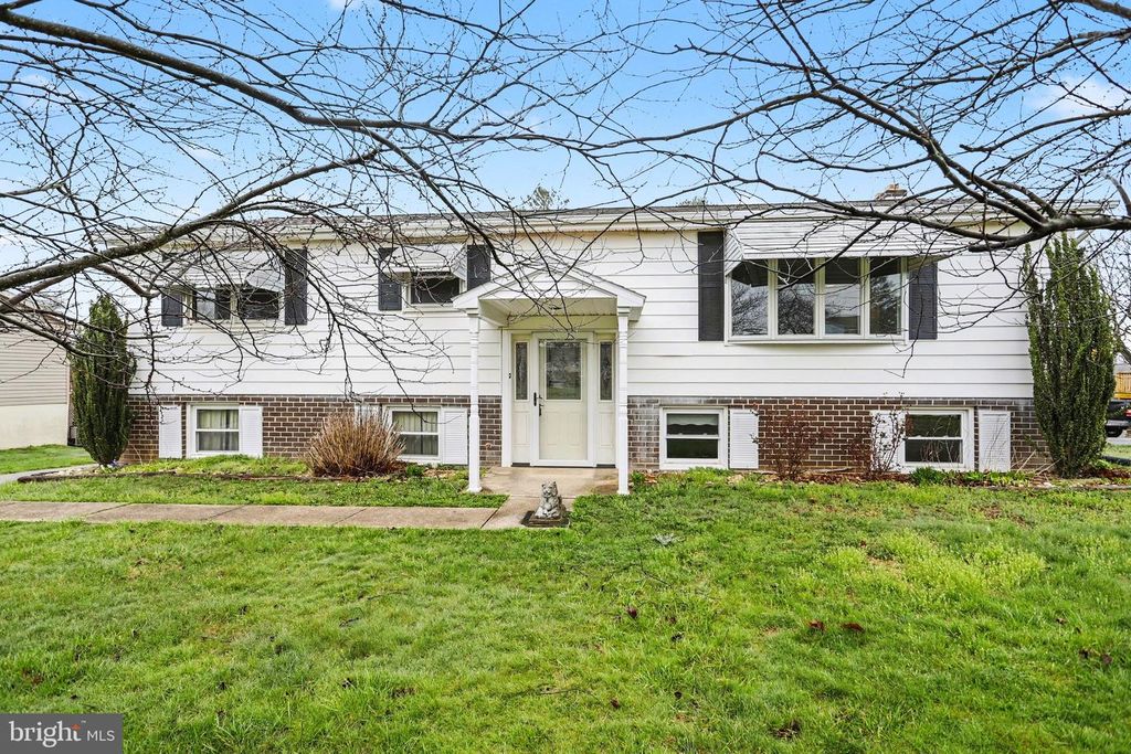 113 FOREST HILLS RD, Red Lion, PA 17356