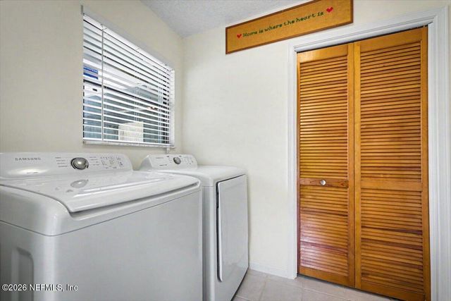 11816 LEONARDO Lane W, Jacksonville, FL 32218