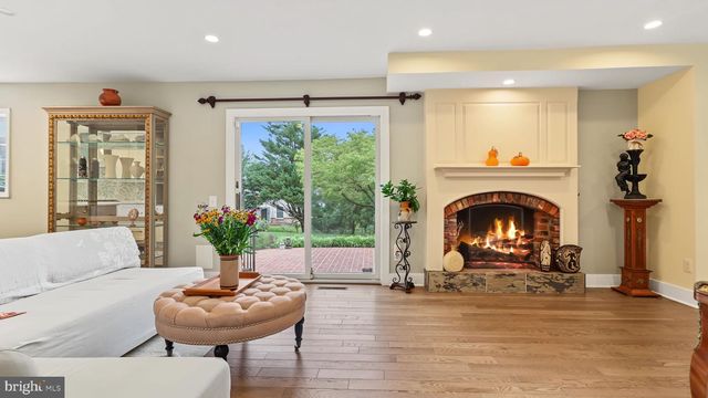 9117 WILLOW POND LN, Potomac, MD 20854