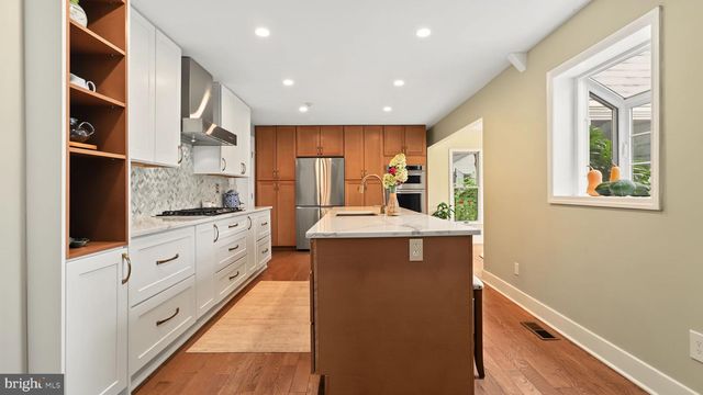 9117 WILLOW POND LN, Potomac, MD 20854