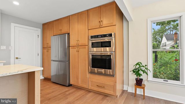 9117 WILLOW POND LN, Potomac, MD 20854