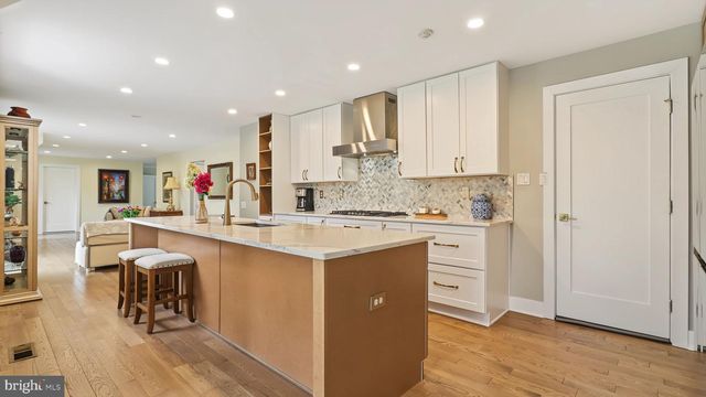 9117 WILLOW POND LN, Potomac, MD 20854