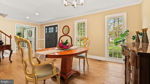 9117 WILLOW POND LN, Potomac, MD 20854