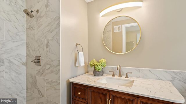 9117 WILLOW POND LN, Potomac, MD 20854