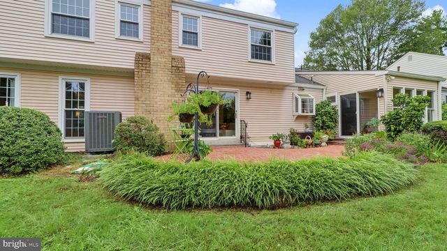 9117 WILLOW POND LN, Potomac, MD 20854