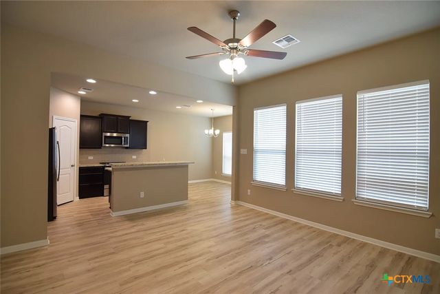 1040 Lakeway Crossing Drive, Temple, TX 76502