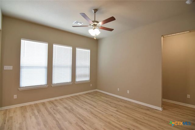 1040 Lakeway Crossing Drive, Temple, TX 76502