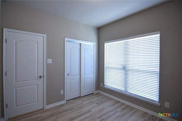 1040 Lakeway Crossing Drive, Temple, TX 76502