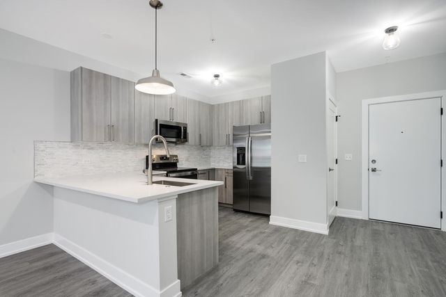 825 E 61st Street 310, Chicago, IL 60637