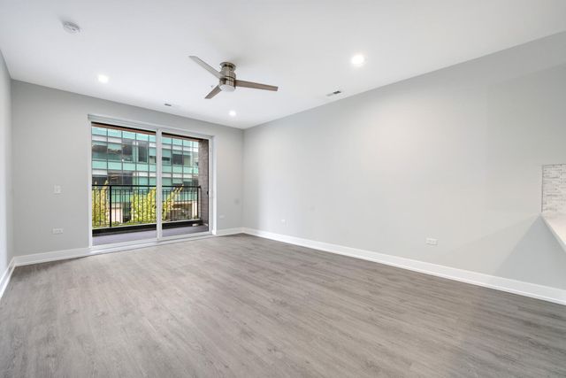 825 E 61st Street 310, Chicago, IL 60637