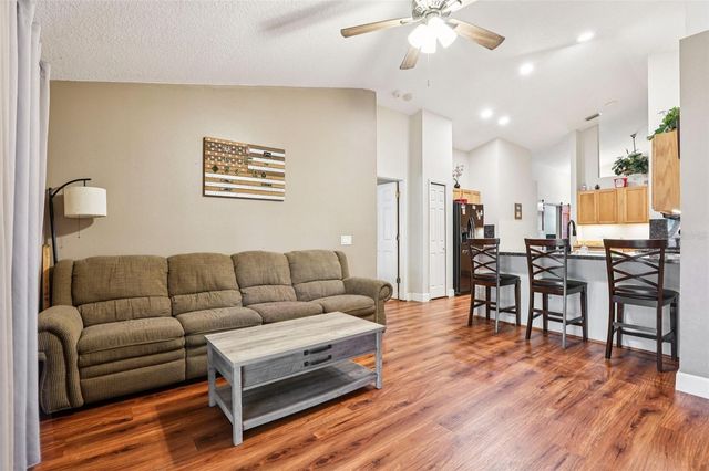 719 SOMERSTONE DRIVE, Valrico, FL 33594