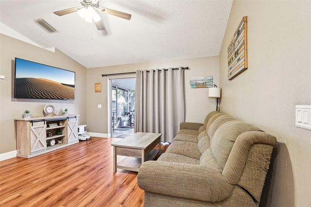 719 SOMERSTONE DRIVE, Valrico, FL 33594