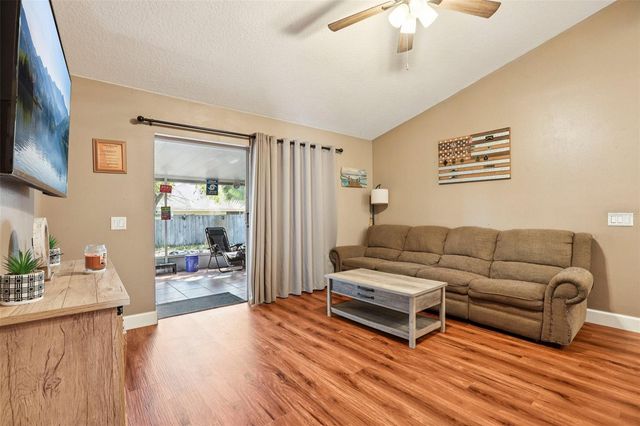 719 SOMERSTONE DRIVE, Valrico, FL 33594