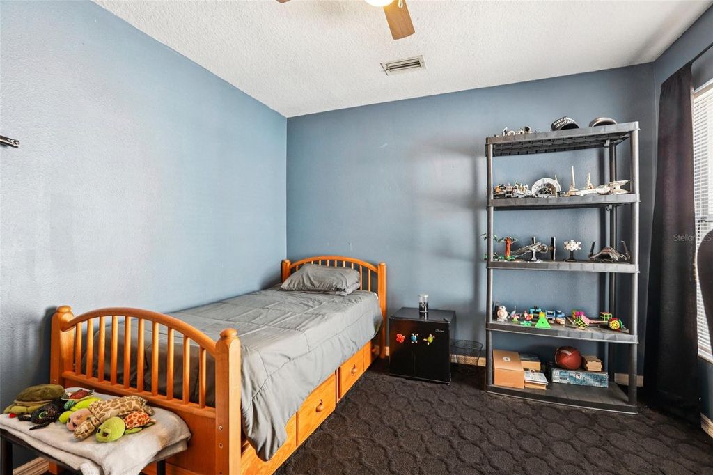 Image 30 of property listing at 719 SOMERSTONE DRIVE, Valrico, FL 33594