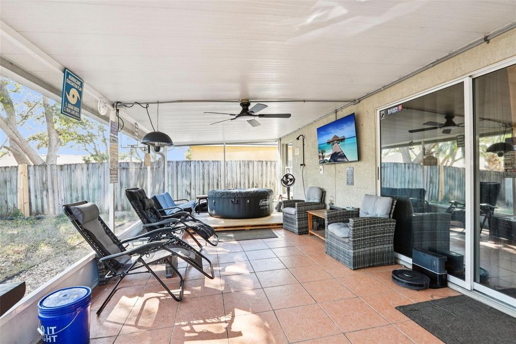 Image 35 of property listing at 719 SOMERSTONE DRIVE, Valrico, FL 33594