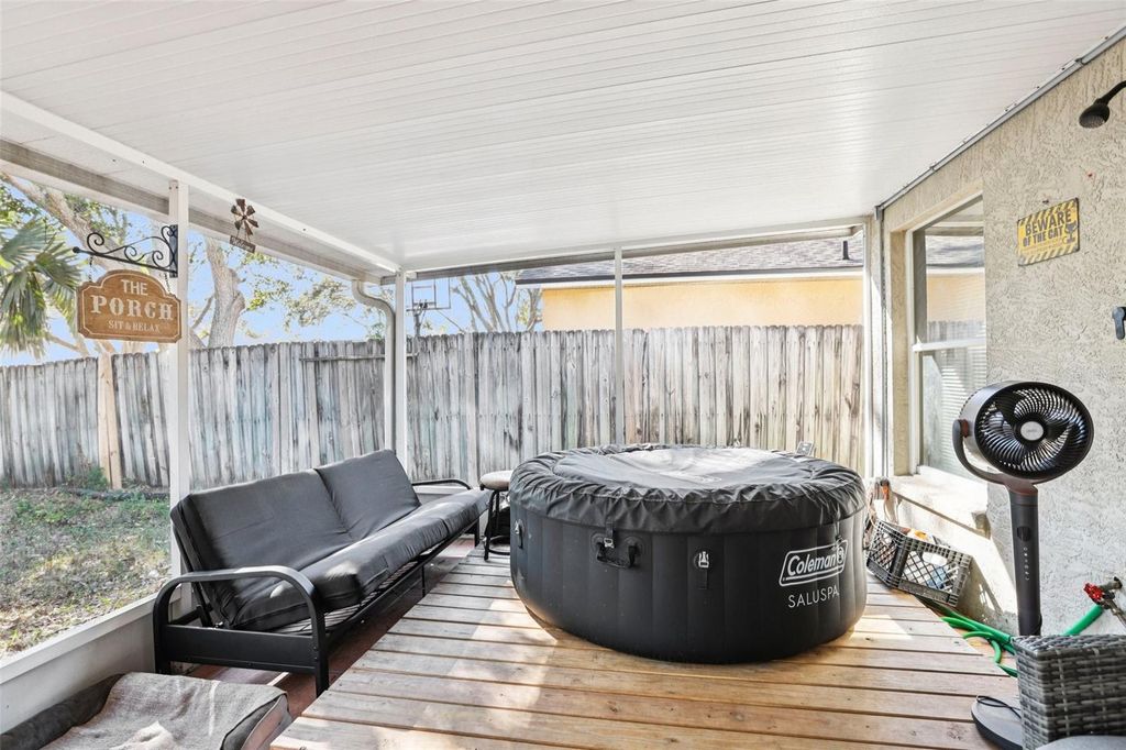 Image 36 of property listing at 719 SOMERSTONE DRIVE, Valrico, FL 33594