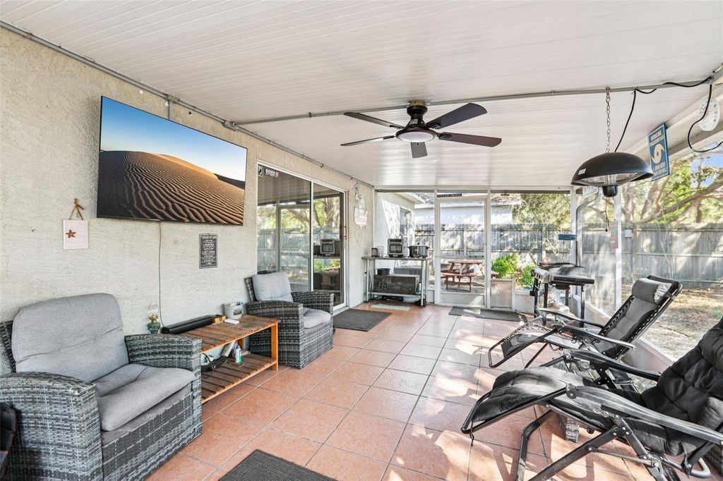 Image 37 of property listing at 719 SOMERSTONE DRIVE, Valrico, FL 33594