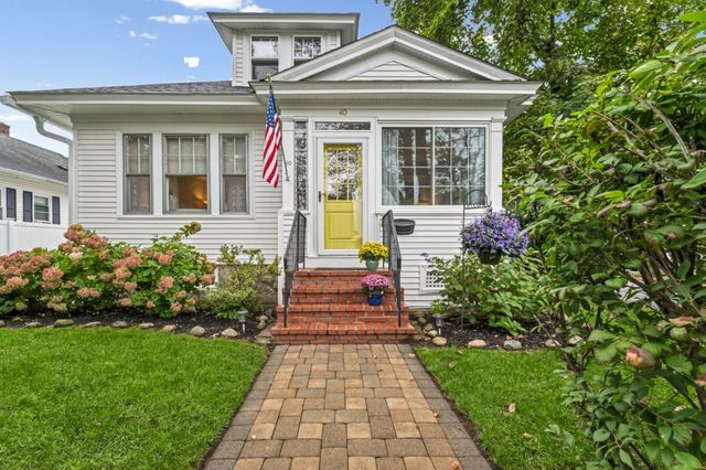 40 Quincy St, Methuen, MA 01844