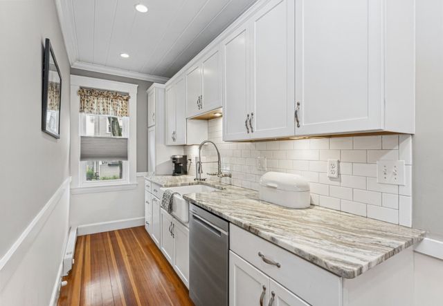 40 Quincy St, Methuen, MA 01844