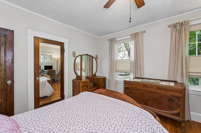 40 Quincy St, Methuen, MA 01844