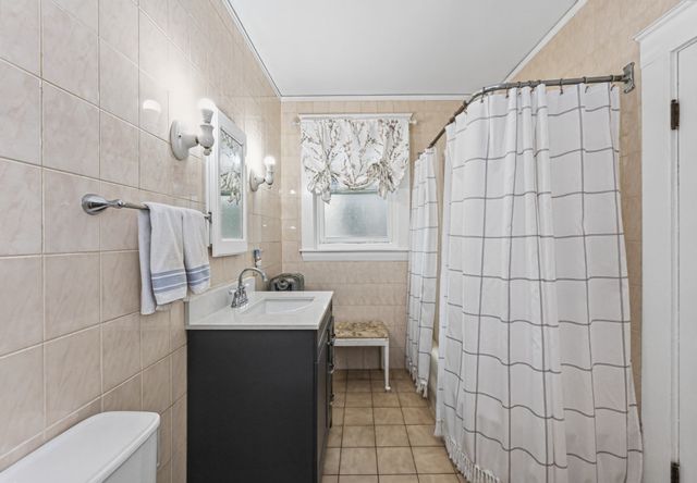 40 Quincy St, Methuen, MA 01844