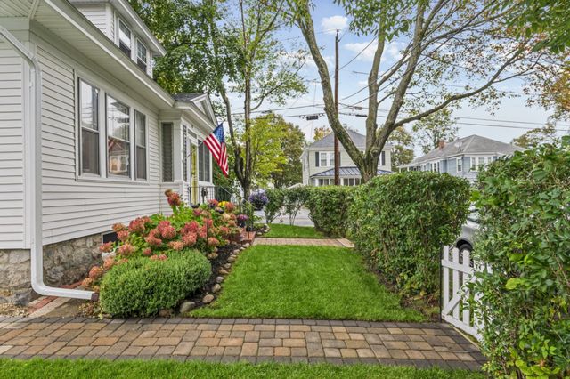 40 Quincy St, Methuen, MA 01844