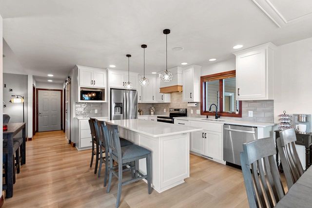 2141 WHEAT WAY, Green Bay, WI 54311