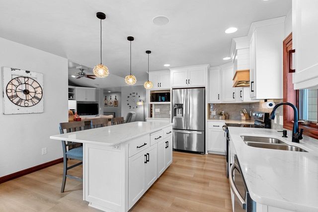 2141 WHEAT WAY, Green Bay, WI 54311