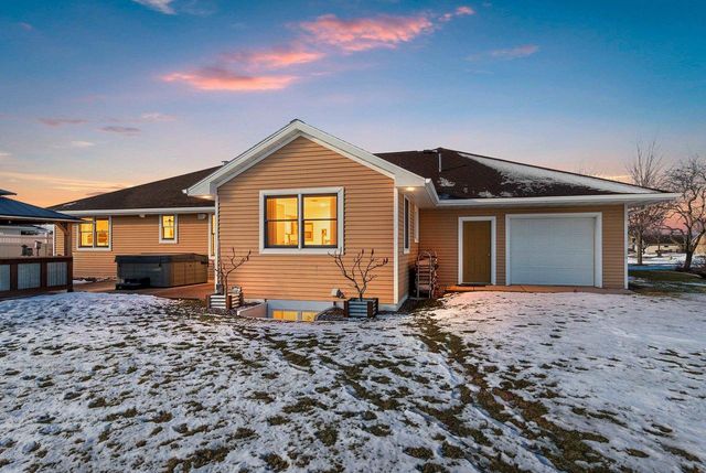 2141 WHEAT WAY, Green Bay, WI 54311